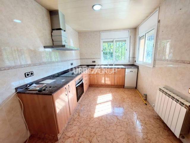  CASA  EN CAN PARELLADA, TODA EN UNA SOLA PLANTA