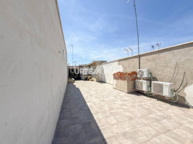 CASA REFORMADA EN SANT PERE NORD, GRAN GARAJE Y TERRAZA 80m²