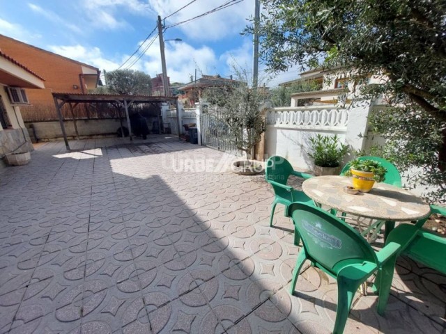 CHALET BIFAMILIAR REFORMADA EN CAN SERRA DE  VACARISSES,