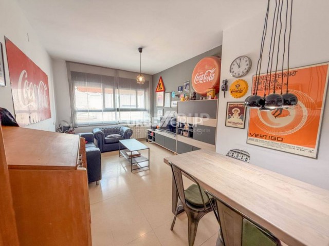 PISO EN CAN AURELL, 2 HABITACIONES CON COCINA INDEPENDIENTE