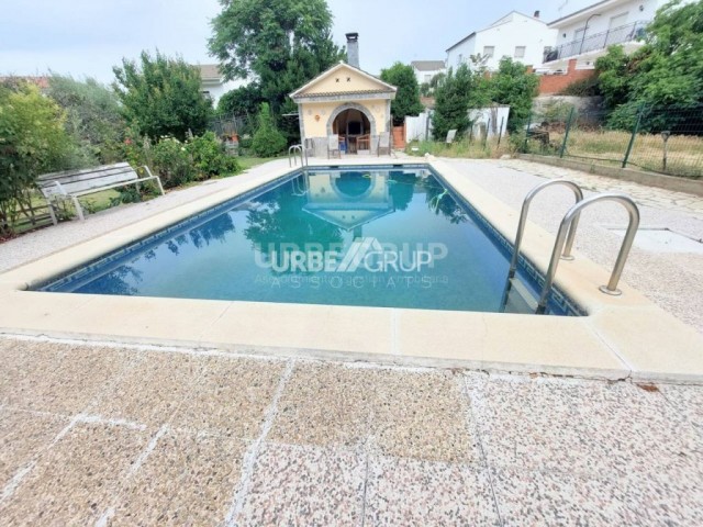 TORRE EN VACARISSES, CAN SERRA 5 HABITACIONES Y PISCINA