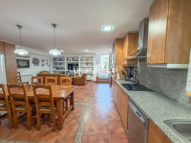 Casa en Can Parellada de Terrassa, MUY ESPACIOSA