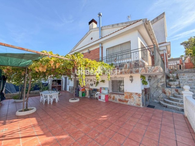 Casa en venda en Can Parellada(08228)