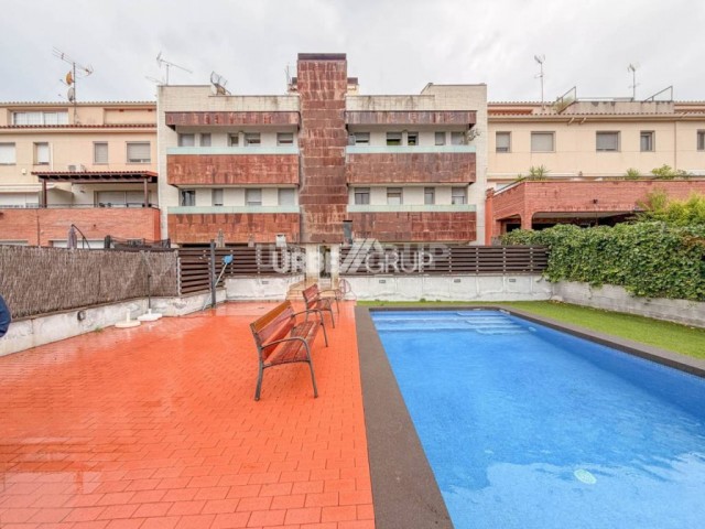 DUPLEX AMPLIO Y ADAPTADO EN EL CENTRO DE VILADECAVALLS