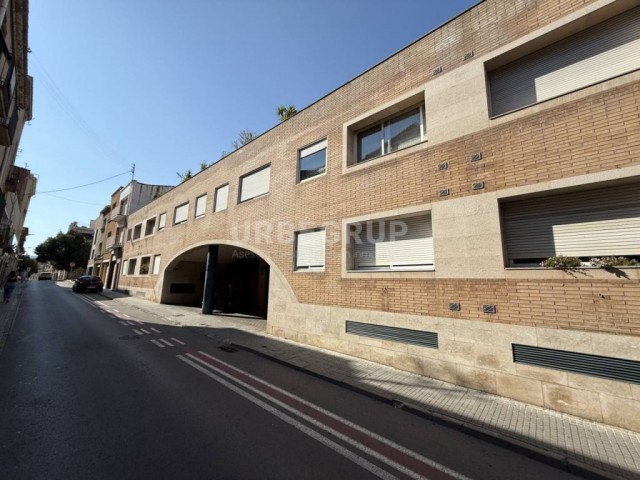 PISO DE 2 HABITACIONES CON PARKING EN EL CENTRO